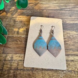 NWOT Blue & bronze fashion earrings. Pierced.
